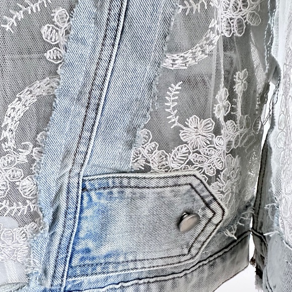 Denim and lace jacket - Picture 6 of 12